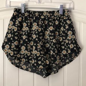 Black Flower Shorts | Ambiance